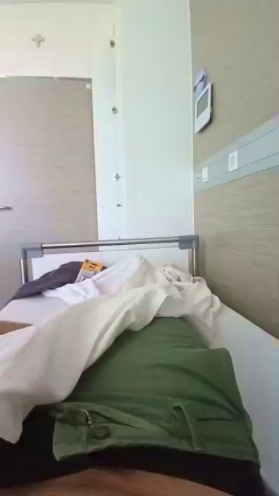 Nudedudebe's Profile
